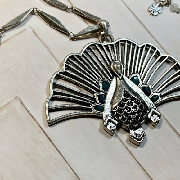 🦚 Super unique and fun Lucky Brand peacock necklace! 🦚 - Picture 8 of 15